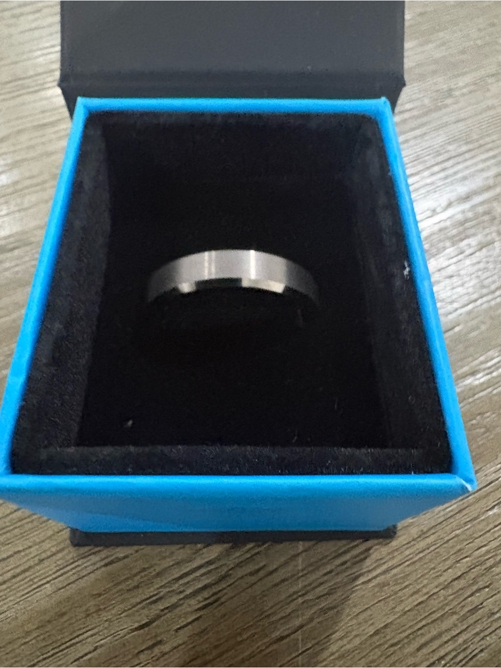 The Ridge Tungsten Men's Ring - Beveled 6mm Gunmetal